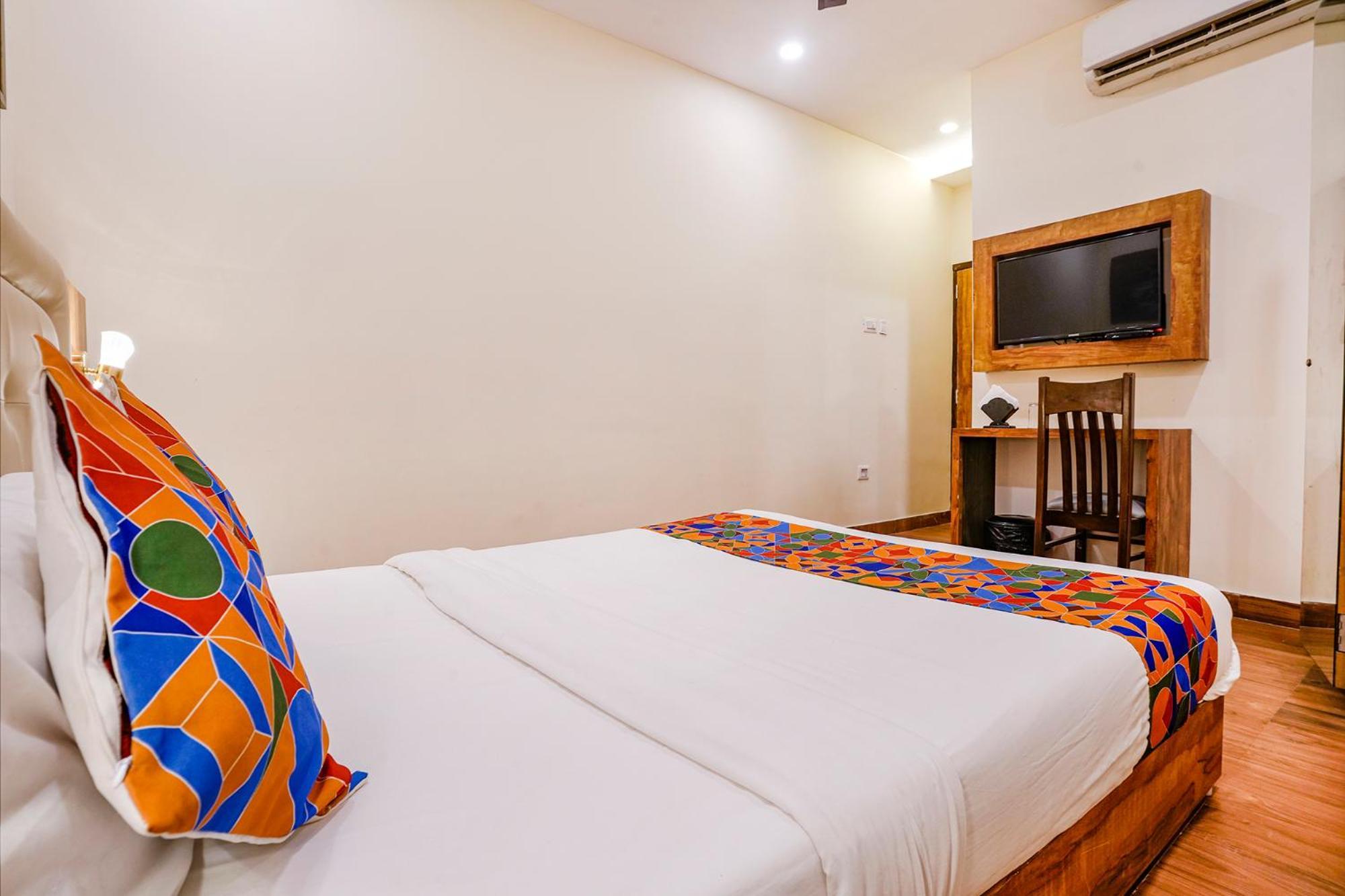 Fabhotel Grand Prime Nr Nesco Hotel Bombay Exterior foto